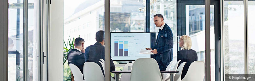 Business Financing Package Besprechung in einem Büro