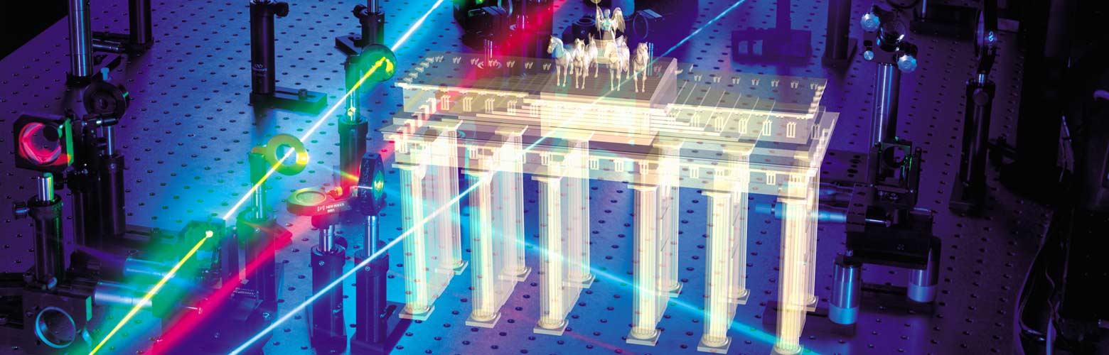 Laser projizieren das Brandenburger Tor als Hologramm