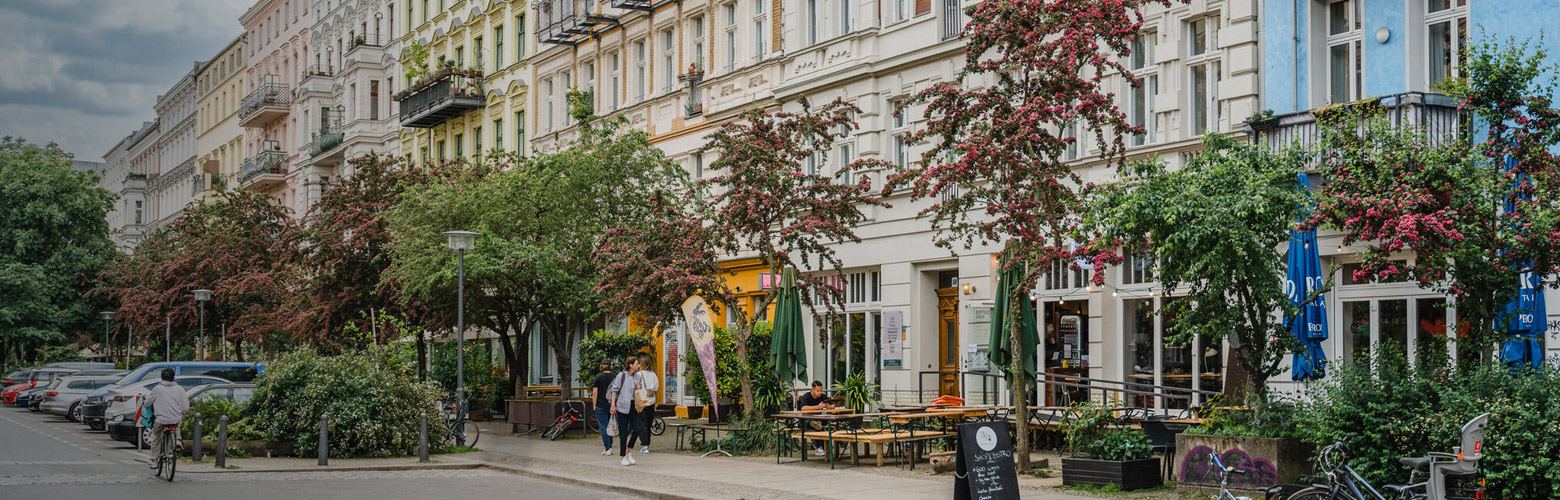 Häuserreihe mit Altbaufassaden im Berliner Bezirk Prenzlauer Berg 