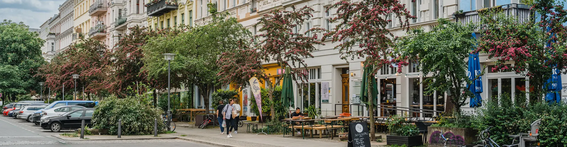 Häuserreihe mit Altbaufassaden im Berliner Bezirk Prenzlauer Berg