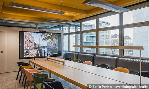 Arbeitsplatz in einem Business Center von SATELLITE OFFICE